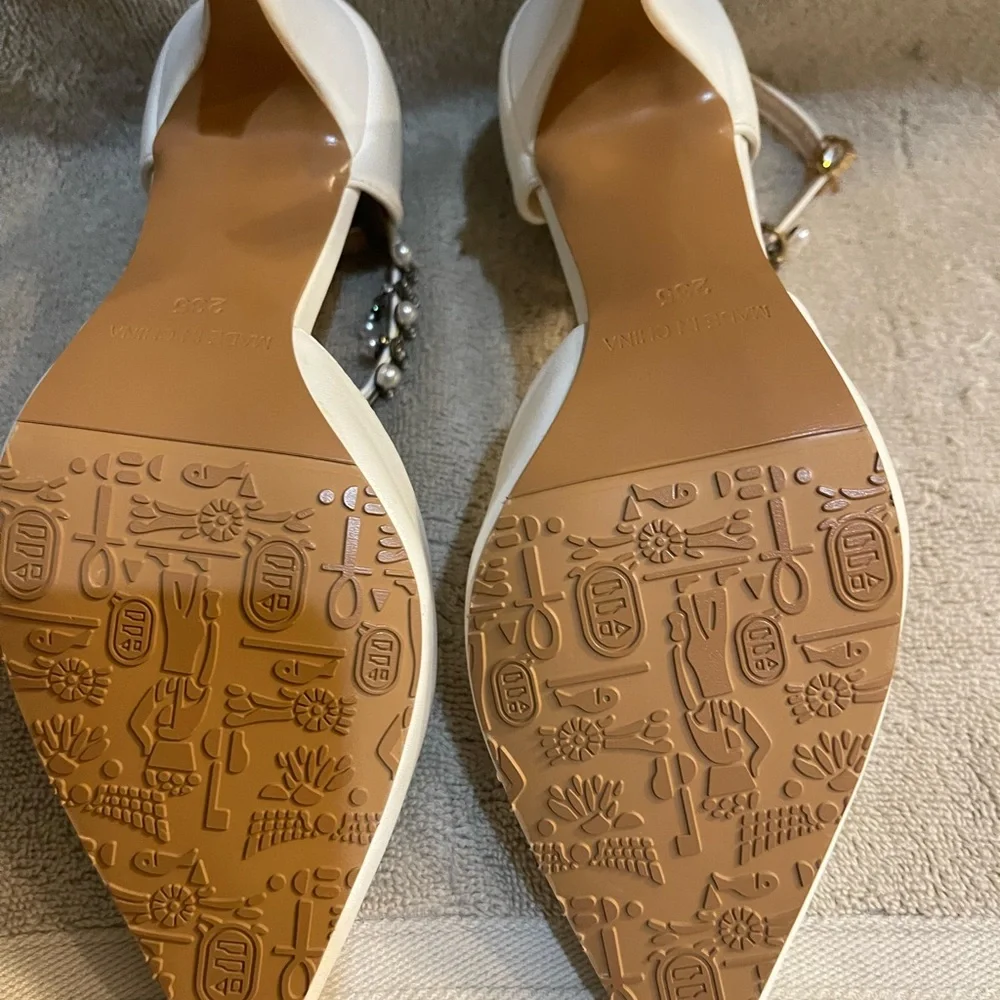 Wedding White Heels with pearl ankle strap new! Never worn women’s size 6 1/2 - Picture 4 of 5